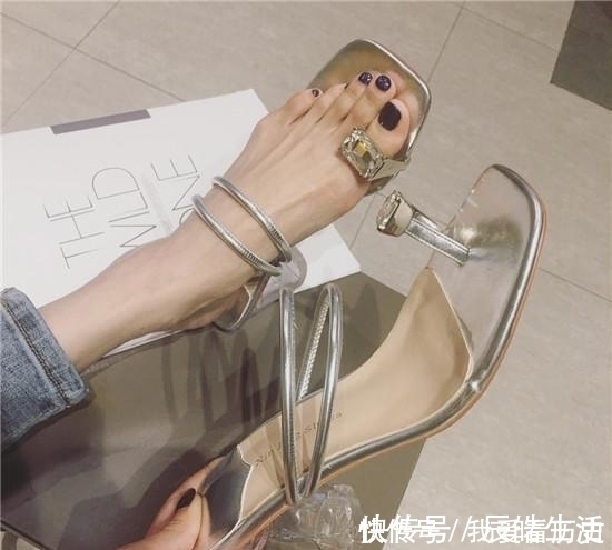 高跟鞋 时尚风情的高跟凉鞋,衬托美足优雅的气质