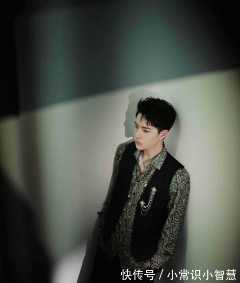 项链|王一博把《这就是街舞》中的穿搭搬进了你的日常生活,可行吗!