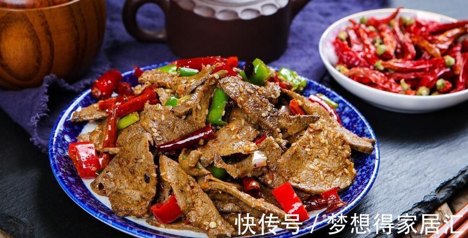 猪肝|爆炒猪肝，焯水去腥是大忌，教你正确做法，猪肝嫩滑不柴不粉