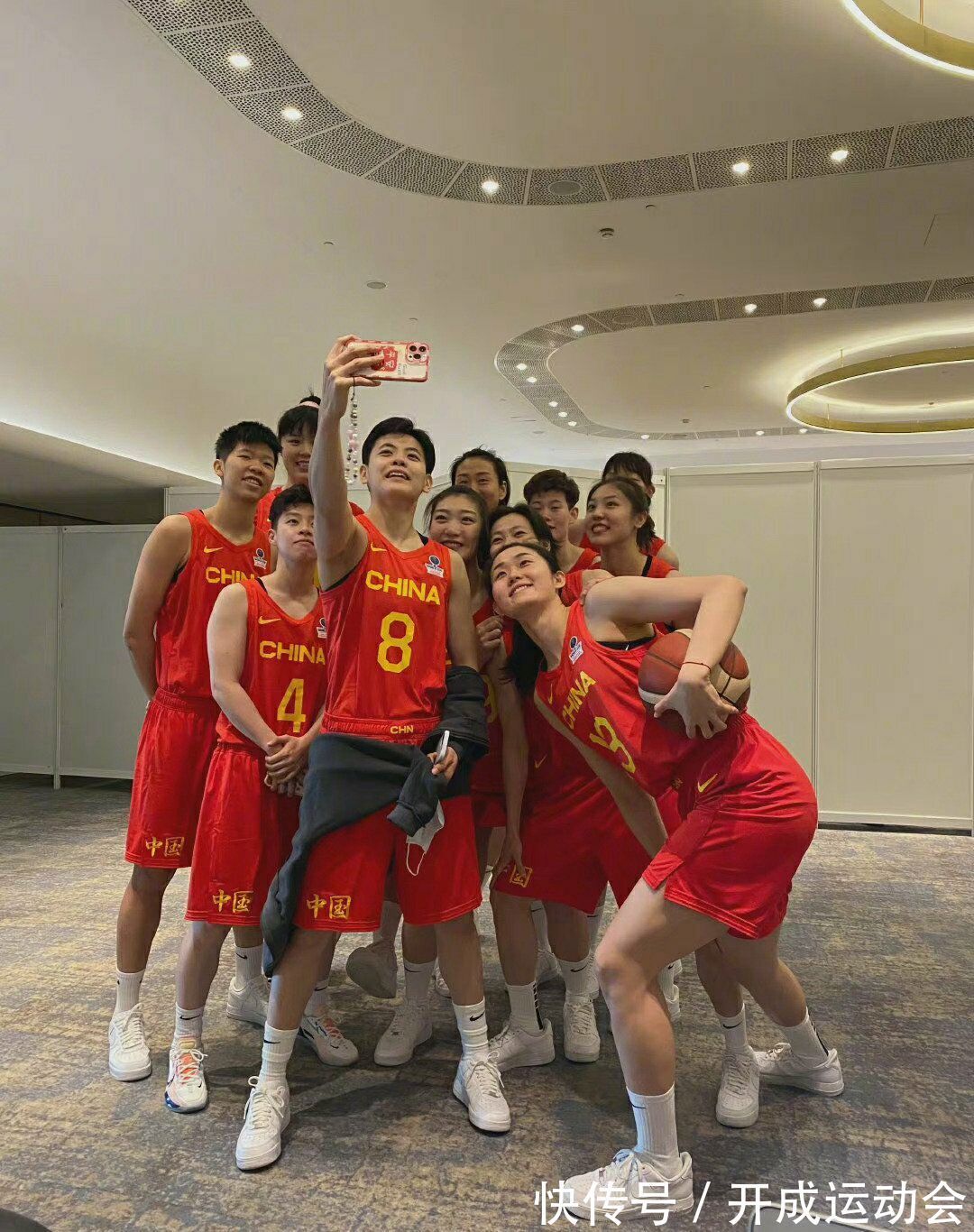 姚明|中国女篮2人核酸检测呈阳性,姚明视频连线:放心,一个都不会少