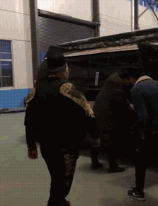 |搞笑GIF:自从生二胎得了女儿了之后,家里大儿子的地位