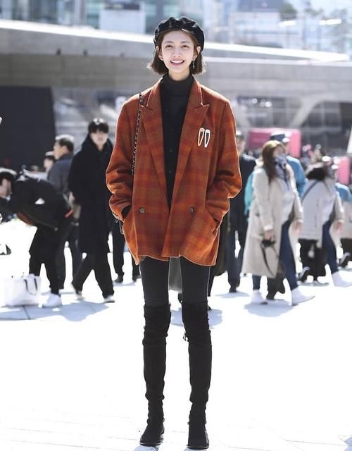 高跟鞋|论街拍，比起太古里的奇装异服，韩国人的穿搭简约高级，值得学习