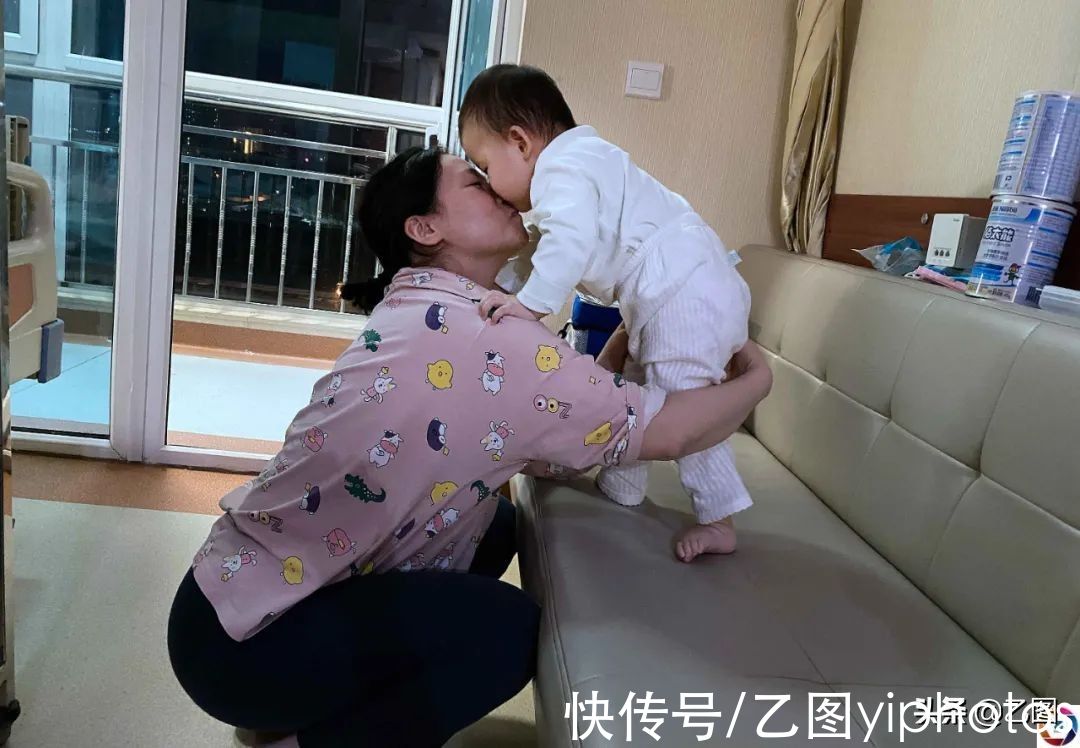 雅文|大宝上高中妈妈意外怀二宝，她不顾反对坚持留下，孩子出生家散了