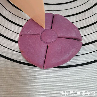 暖胃又养生,一次吃三大碗都不过瘾的紫荆花酥