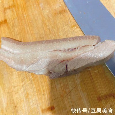 上桌前不被看好的家常版梅菜扣肉，吃完却逆风翻盘