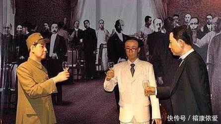 吃饭|溥仪和天皇一起吃饭，一个不经意的动作，显示其修养！