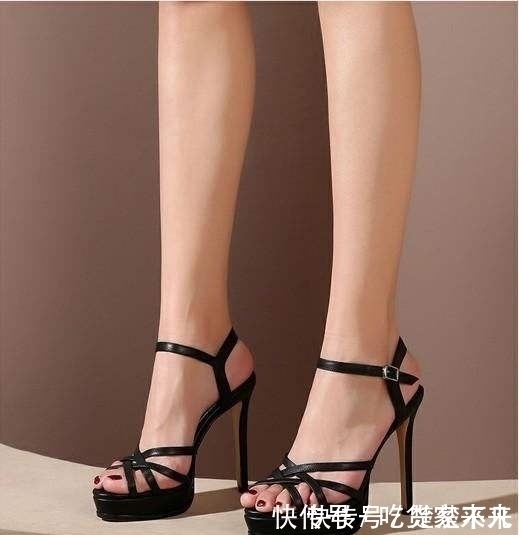 细高跟|尖头细高跟,一般都是秀气的代表,展现出女人气质美