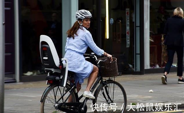 珠宝|凯特妹妹精修图贼显老!月光银外套搭骑行裤,不见珠宝哪像阔太太