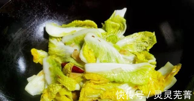冬天，最该吃的菜就是它，比白菜软嫩清爽，营养全面，百吃不厌！