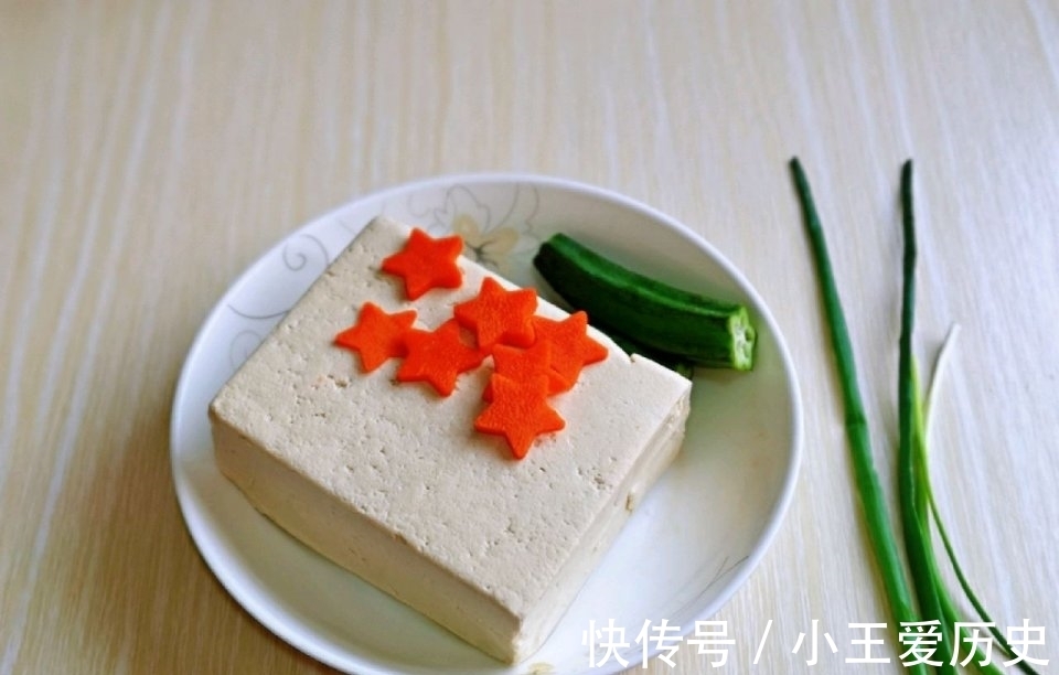 豆腐|豆腐这样吃，鲜嫩可口还下饭，不到2块钱，就能做一大盘