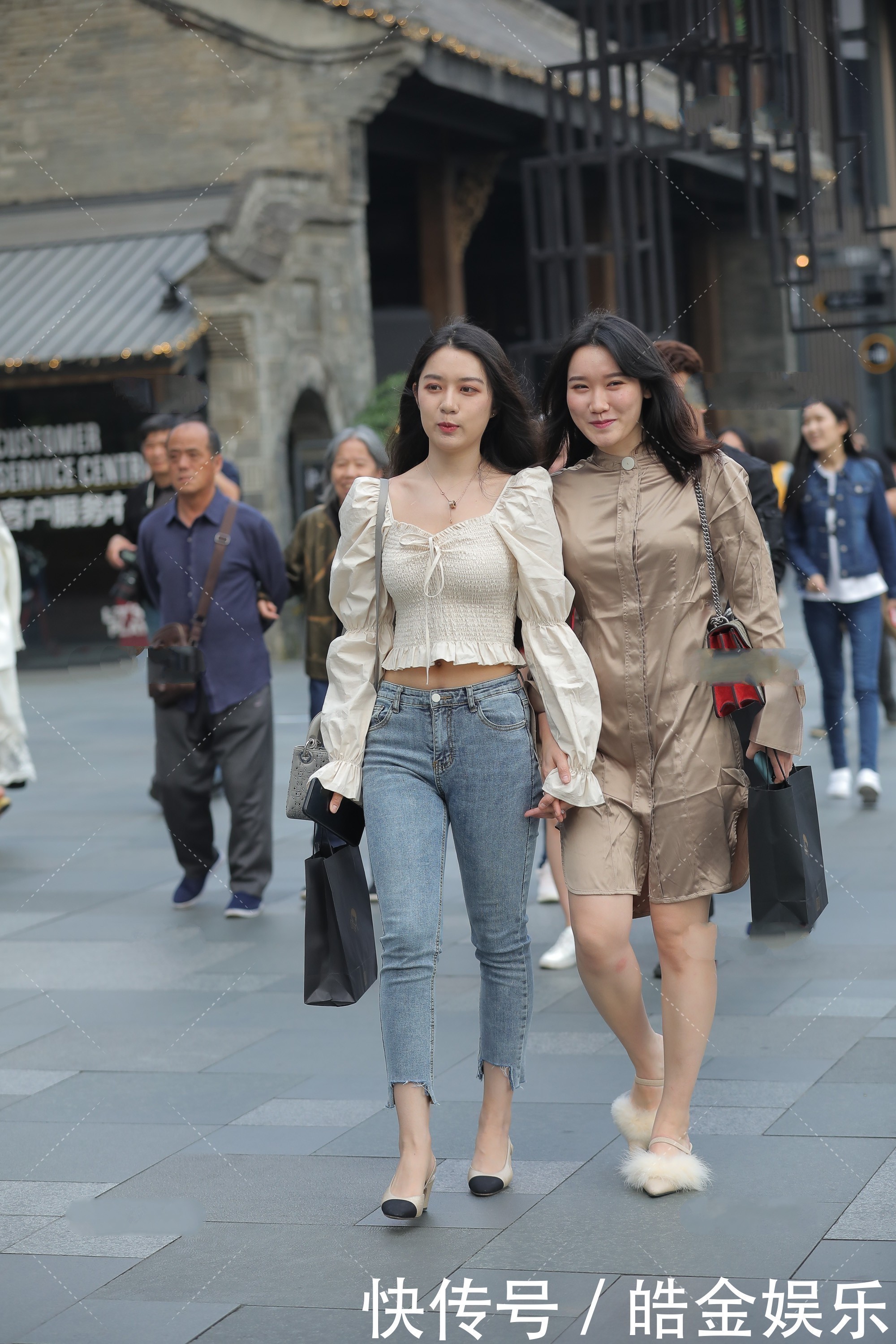 成熟风的小姐姐,气场实在强大,满身贵气,好难追到手的样子