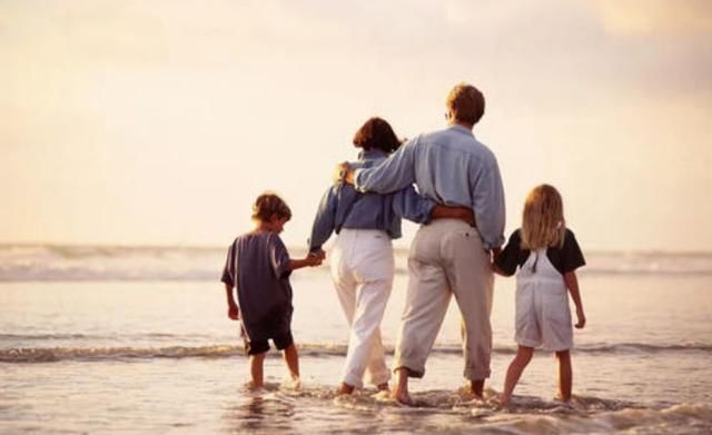 玩具垫|宝妈留3岁女儿在家,自己出门取快递,回家后的景象让她表情凝固