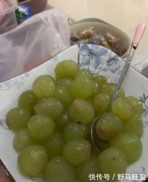 爸爸|爸爸让闺女洗串葡萄,等了半小时还没好,正准备去骂,结果打脸了