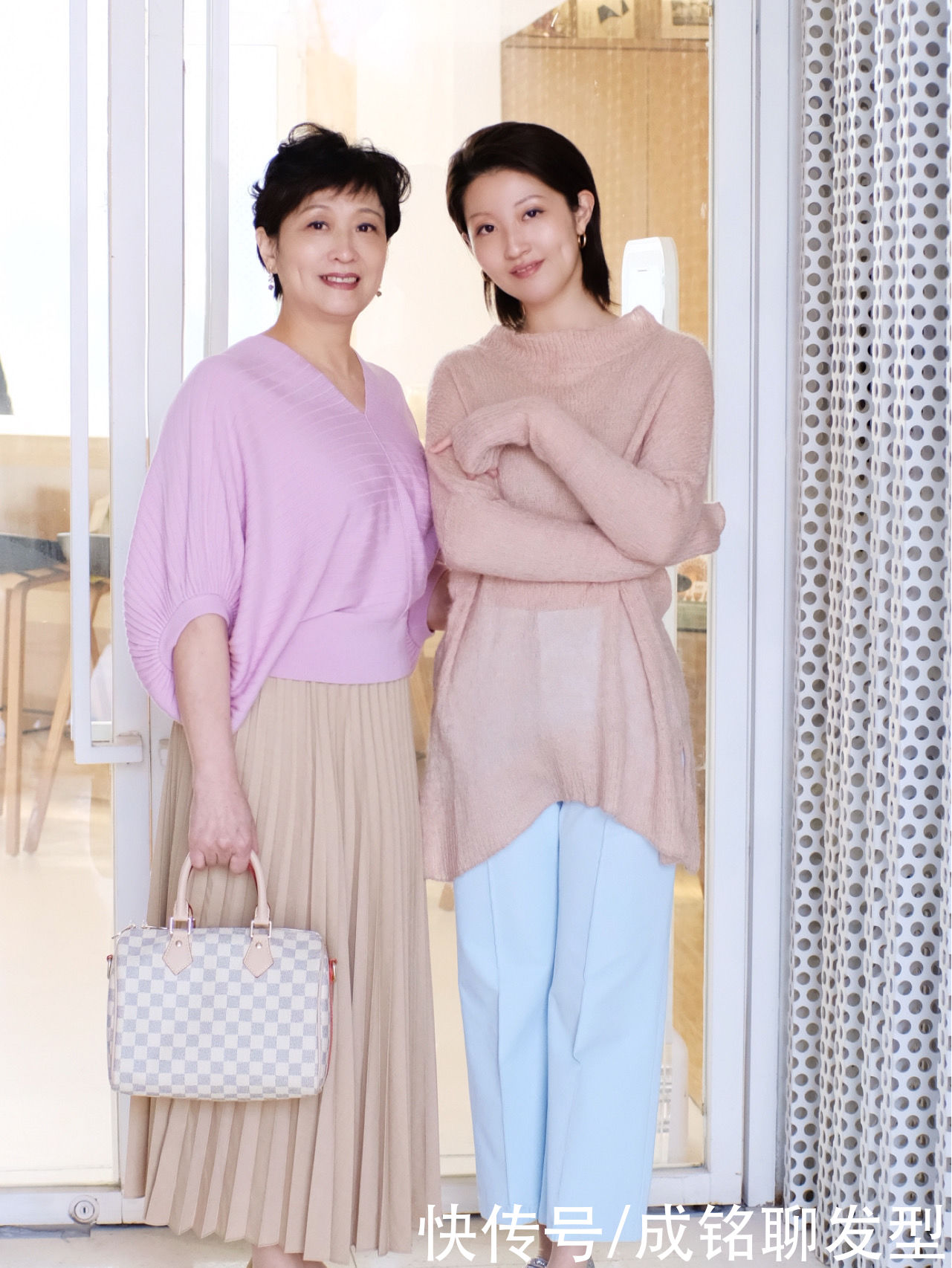 女人过了60岁别总穿裤子，试试洋气百搭的裙子，减龄舒服又时髦