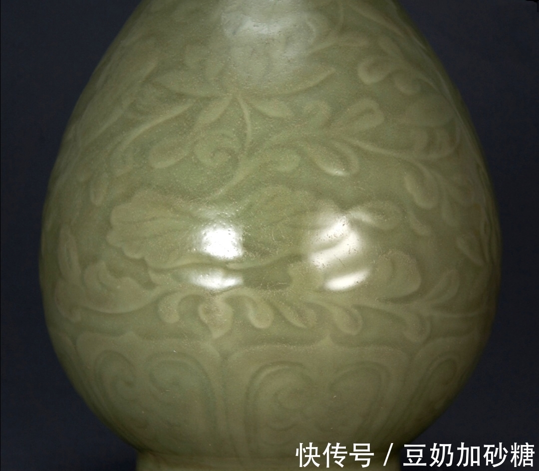 鉴赏!瓷器鉴赏:仿龙泉窑的玉壶春瓶,至少有三处错误