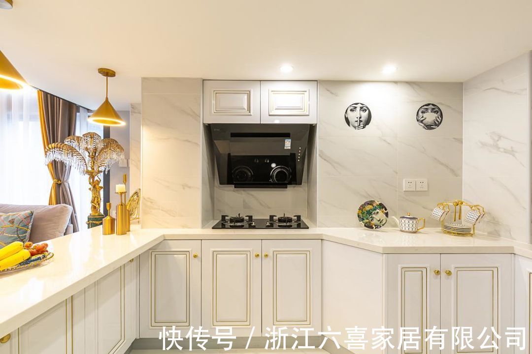 衣帽间|当时尚高级灰遇上粉色少女心，65㎡轻奢风打造理想的高品质居住空间