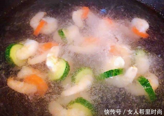 “它”对眼睛特别好,吃它,相当于吃2斤枸杞,保护视网膜防近视