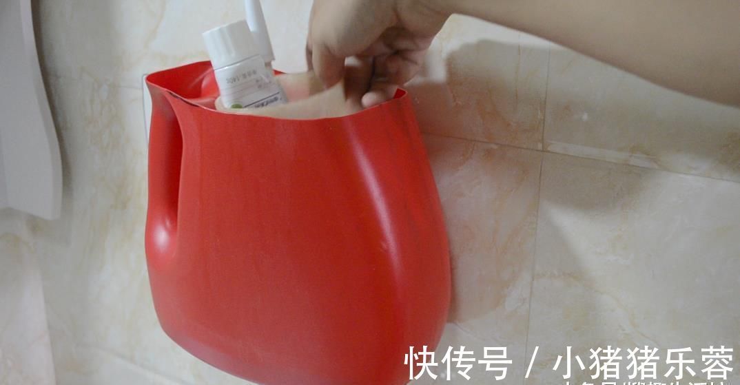 瓶子|洗衣液瓶上粘一个吸盘挂钩, 10个人里9个都需要, 简直太实用了