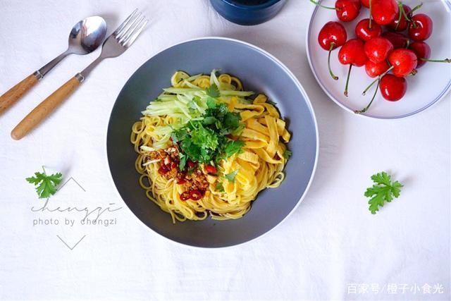 黄瓜|40岁女人极简晚餐,不用一滴油,低脂低热量,半月后腰围悄悄变瘦