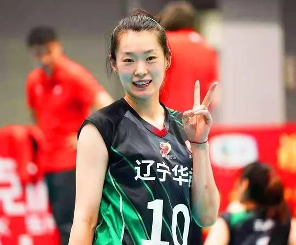 李盈莹|虽败犹荣,辽宁女排为何对天津有如此冲击力?刘晏含成卡轮重点!