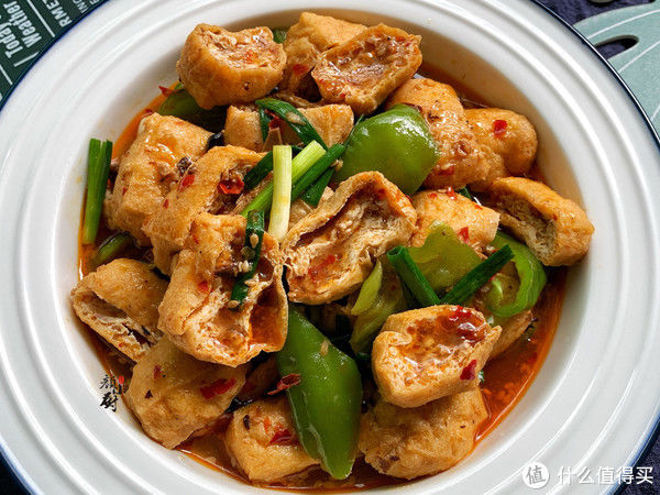 夏天|夏天记得多买它吃，切块加一物炒一炒，鲜香美味又简单，真好吃