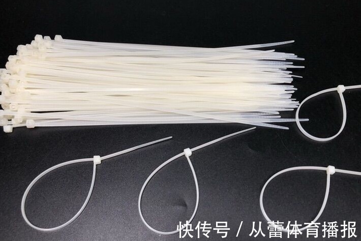 原来扎带上有一个小机关,不用剪断,一碰就能打开,可以重复使用