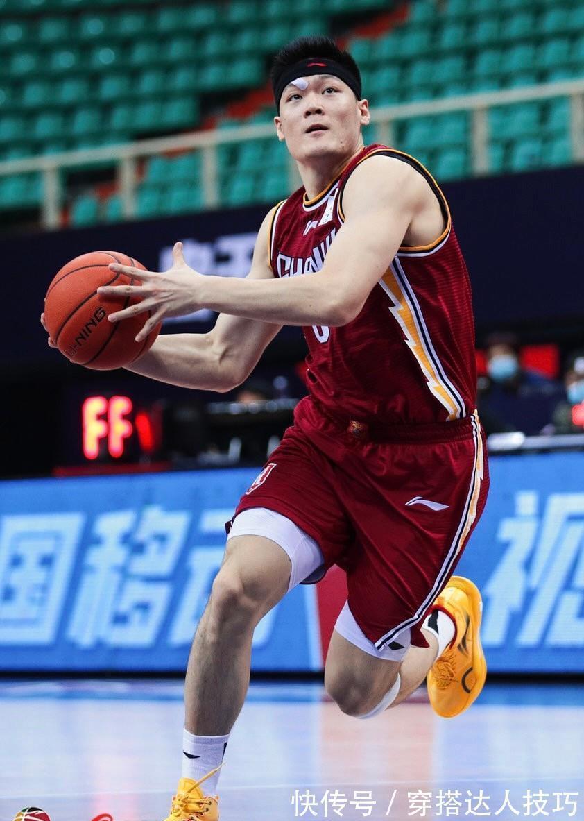 命中率|恭喜中国篮坛!北大后卫打高诗岩13中10砍25+3,CBA人才济济