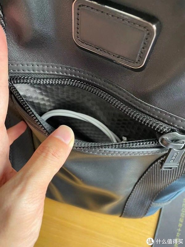 d走下“神坛”的TUMI，Davis双肩包虽然耐用但细节拉跨
