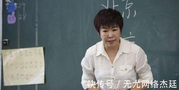 百家讲坛@当年的国学大师于丹，被学生轰下台，遭万人唾弃，后来她去哪了？