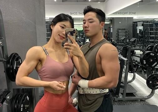 腹肌|每天300个仰卧起坐,持续锻炼3小时,有这样的腹肌也不为怪