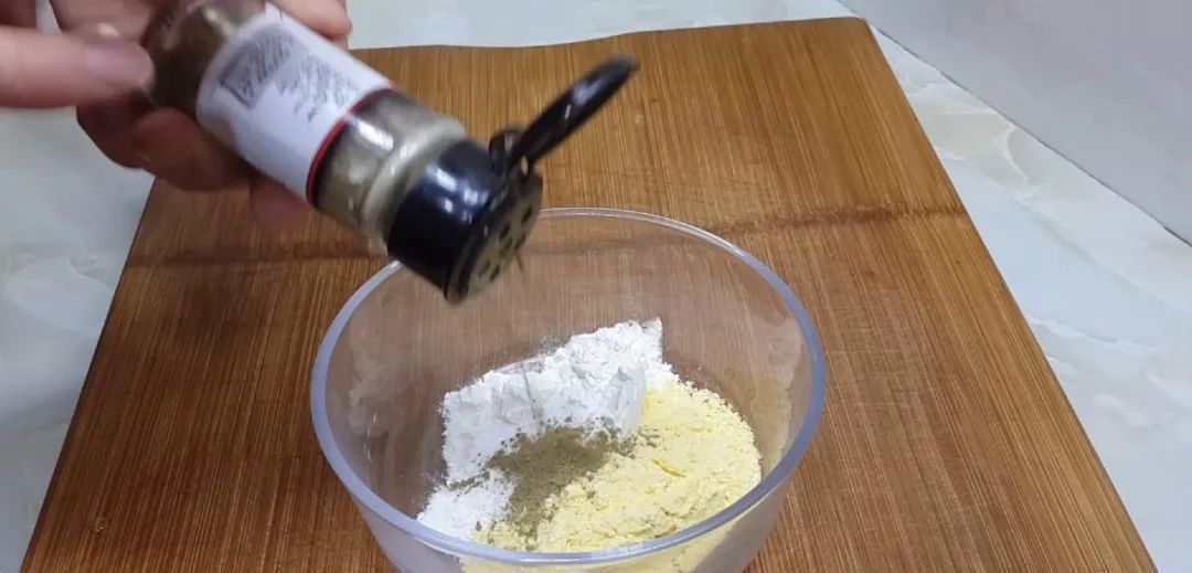 大泡|我家烙饼从来不早起,冰箱里一放,比手抓饼好吃,一次四个不够吃