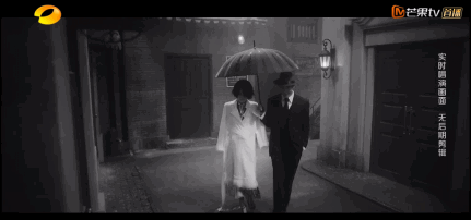 曾被王菲邀請(qǐng)助演，也是春晚常客，張傲月才是《追光》的掃地僧