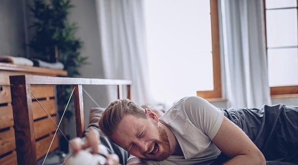 男性朋友|男性晨起“第一次小便”,若没有3个表现,偷乐吧,肾脏很强壮