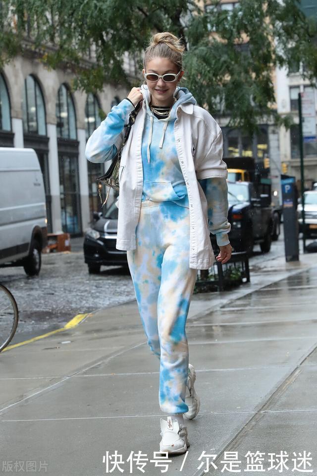 卫衣的多种搭配你知道吗收下这份懒人搭配秘籍，让你美得不重样