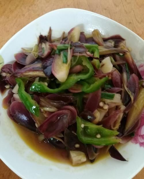 冬季,少吃猪肉多吃它,气血双补,清肠刮油,小肚子不鼓了