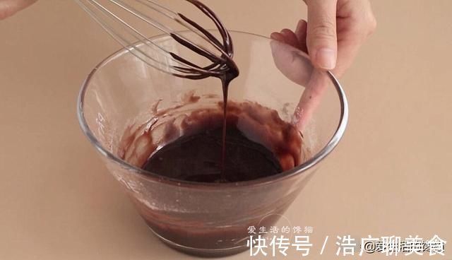 可可杯子蛋糕的做法，不裂不塌，注意这几点，小白也一次成功