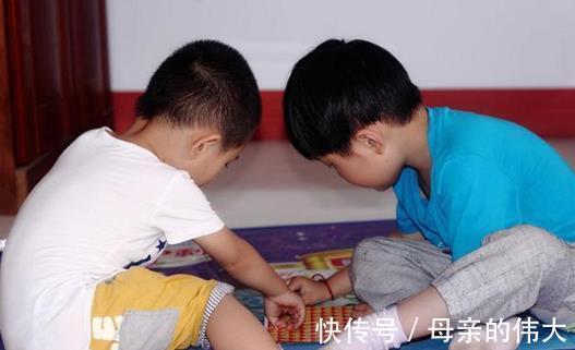 家长|孩子总有爱问问题,除了对事物好奇,更多的是想得到父母的关注