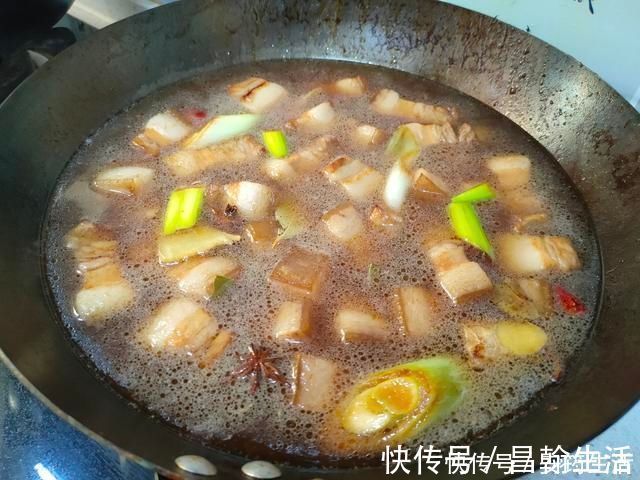 糖色|爷爷做了几十年红烧肉,口感软烂香入味,香料只加这四味即可