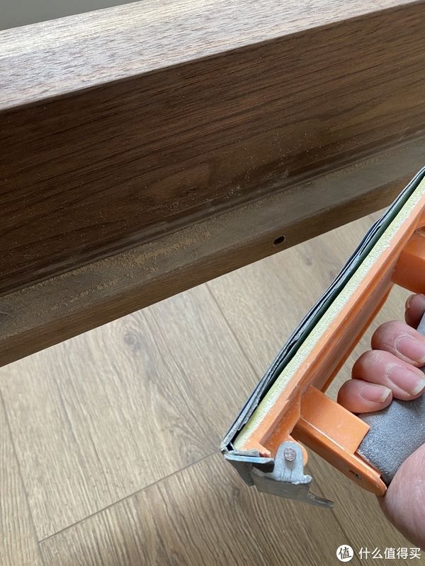 装修|实木盲盒:黑胡桃床和床头柜