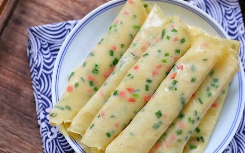80岁老奶奶烙饼秘诀：一碗面粉一碗水，5分钟烙一盘，香得流口水