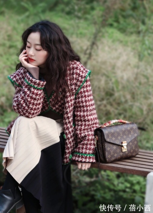 外套|冬季多尝试“千鸟格”外套,经典好看又时髦,时髦精早已在穿了