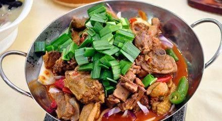 炖啤酒鸭别直接加啤酒!饭店大厨“这样”做,难怪鸭肉不柴还入味