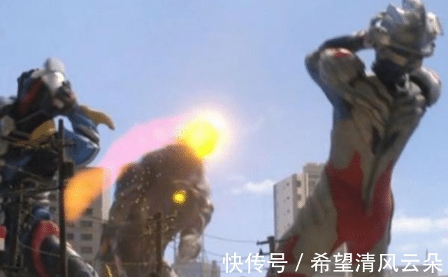 艾克斯|泽塔奥特曼同样是面对格利扎,泽塔和伽古拉被碾压,莽夫却可以轻松压制他
