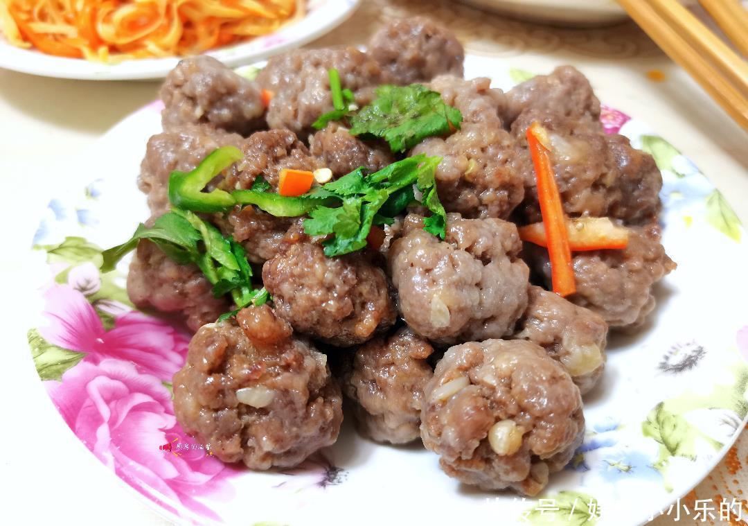 晒北方三线城市的年夜饭,9口人13道菜,网友:一看就是北方人