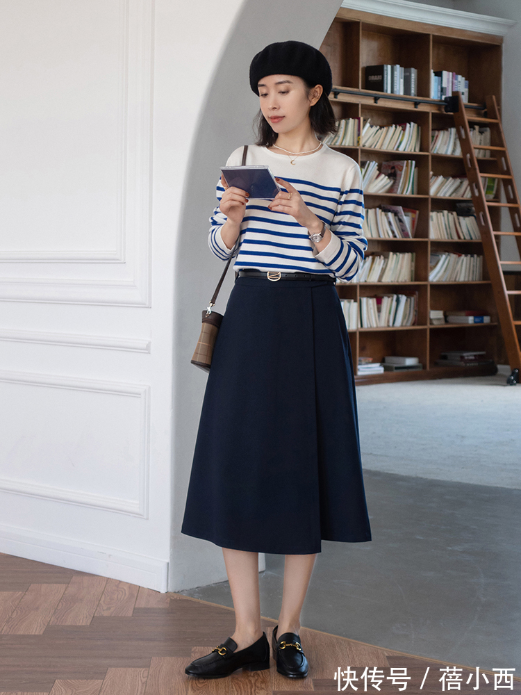 小姐姐 还是穿“半身裙”最优雅,这样搭配毛衣、针织衫,秋季的最in存在
