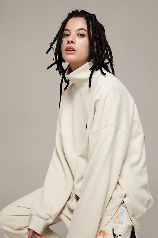 冬天冷飕飕，卫衣+羽绒保暖有型又不费时间！