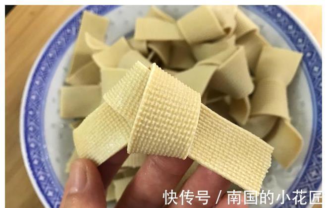 金针菇豆皮卷|比肉好吃的一道素菜，不炒不炸，营养健康，敞开吃也不怕长肉