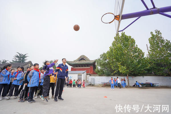 开封|河南开封科技传媒学院联合朱仙镇估衣街小学举办“教育下乡，结对帮扶”活动