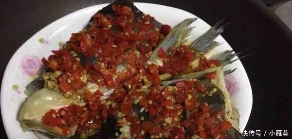 湘菜经典剁椒鱼头,家常做法不正宗,味道香辣,一学就会!