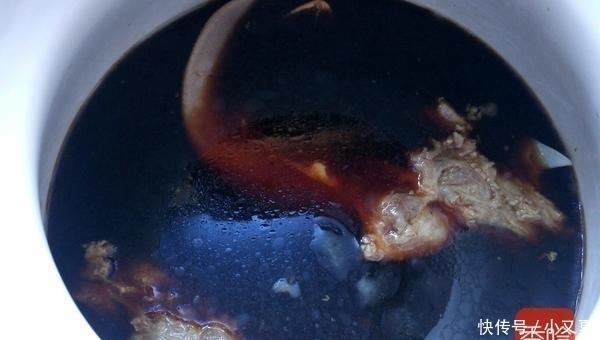 猪身上一个部位,无筋无骨不塞牙,比排骨受欢迎,上桌立马被抢光